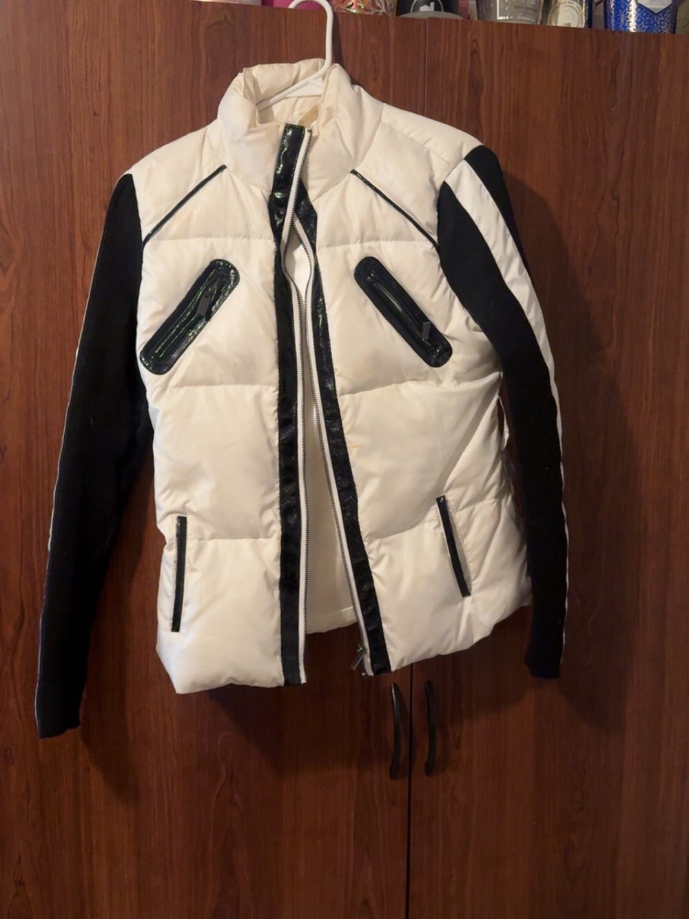 Women’s White & Black Quilted Puffer Jacket